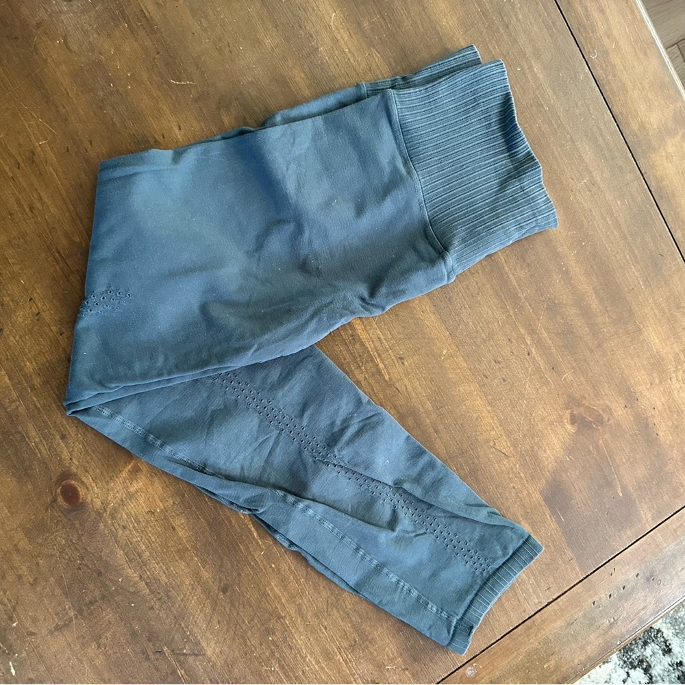 Free people Movement Good Karma High Rise Leggings 7/8 Sz M/L washed blue grey